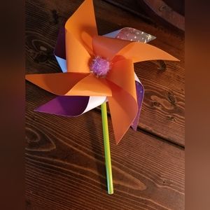 🍂🎃 Handmade Pinwheel on a Bright lime pencil.